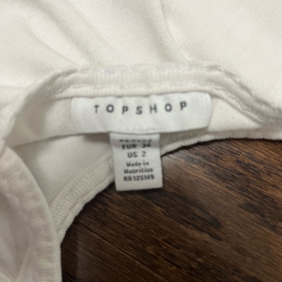 TopShop- plain cropped white tank/cami - Picture 3 of 3